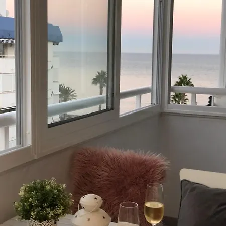 Victoria Luxury Beachfront In Costa Appartement
