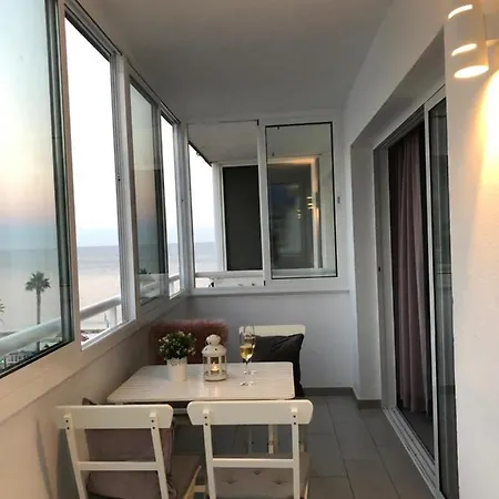Victoria Luxury Beachfront In Costa *