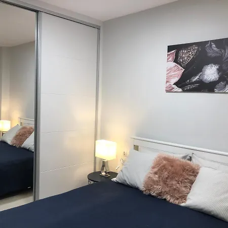 Victoria Luxury Beachfront In Costa 베날마데나코스타
